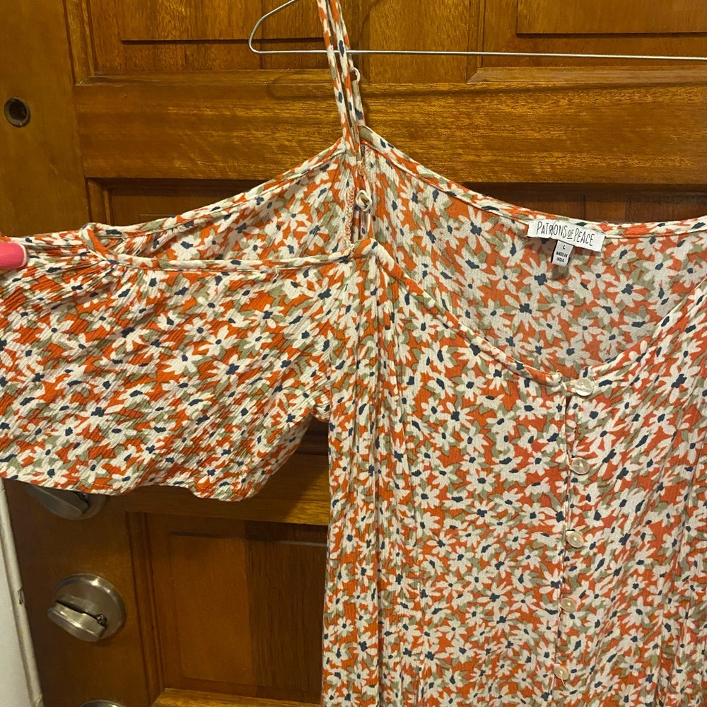 PATRON OF PEACE open shoulder dress. Size large. Casual and adorable.